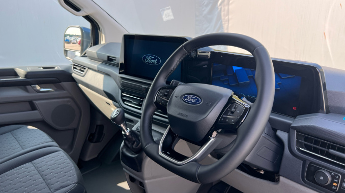 Ford Transit Custom 280 L1 Diesel Fwd 2.0 EcoBlue 136ps H1 Van Limited - Image 11
